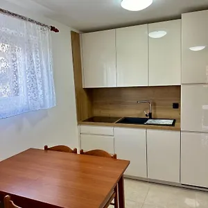 https://apartment-sara-njivice.primorje-gorskikotar.com